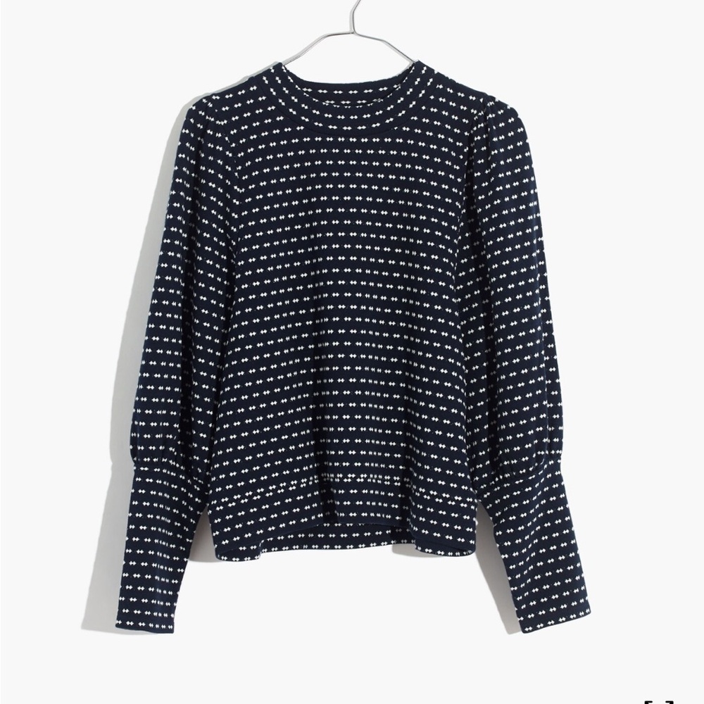 Madewell Puff-Sleeve Mockneck Top in Bow-Tie
Jacquard, Dark Midnight color way. - Picture 6 of 7